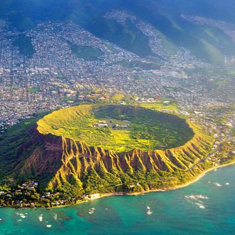 Sopečný kráter na Havaji Diamond Head Za veľkou mlákou
