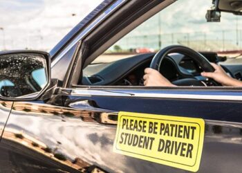 Šoférovať od 14, piť alkohol od 21? – Dospelosť v USA