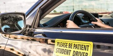 Šoférovať od 14, piť alkohol od 21? – Dospelosť v USA